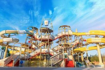 هتل Rixos Water World Aktau   Theme Park Free Access