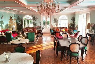 Отель The Glenburn Penthouse