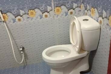 پانسیون Autobahn Guest House