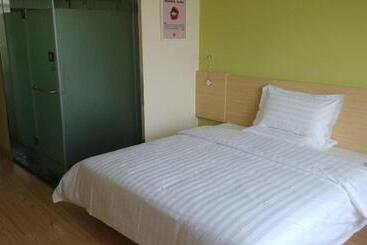 هتل 7days Inn Tongliao Civil Aviation Road