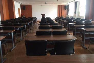 هتل 7days Premium Linyi Railway Station Branch