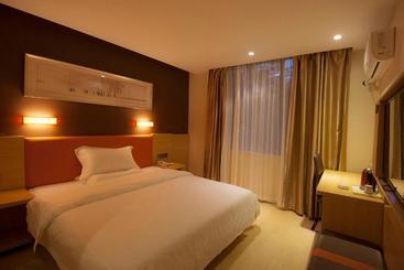 هتل 7days Premium Zhuzhou Yangtze River Road Central Hospital