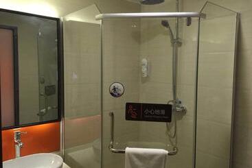 هتل 7days Premium Zhuzhou Yangtze River Road Central Hospital