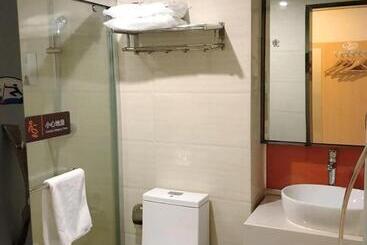 هتل 7days Premium Zhuzhou Yangtze River Road Central Hospital