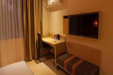 هتل 7days Premium Zhuzhou Yangtze River Road Central Hospital