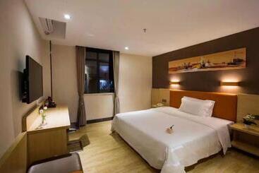 هتل 7days Premium Zhuzhou Yangtze River Road Central Hospital