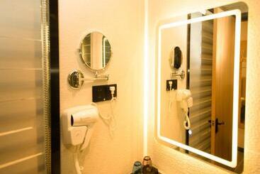 هتل Greentree Inn Nanjing Lukou Airport