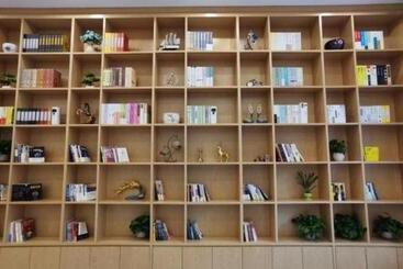 هتل Greentree Inn Ganzhou Gan County Bus Station