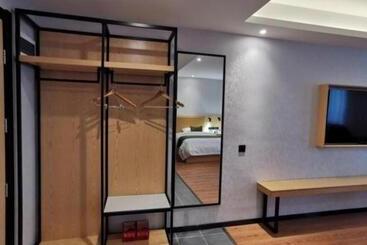 هتل Greentree Inn Ganzhou Gan County Bus Station