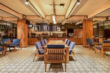 호텔 Jw Naungan Coliving