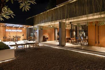 호텔 Jw Naungan Coliving