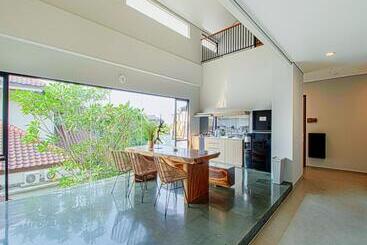 هتل M Studio Karawaci