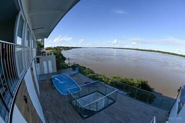 هتل Orla Do Rio Branco