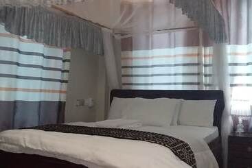 هتل Triple J Resort