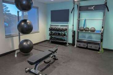 هتل Tru By Hilton Norfolk Airport