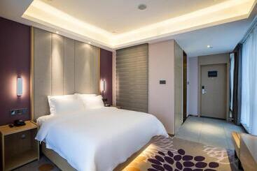 Lavande Hotel Luzhou Wanda Plaza Southwest Commercial City