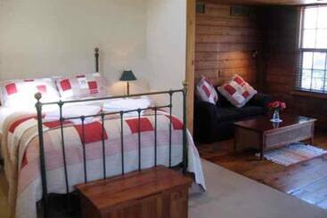تختخواب و صبحانه Bon Accord Luxury Accommodation
