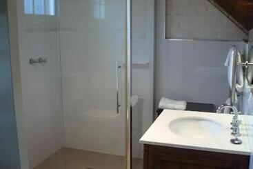 تختخواب و صبحانه Bon Accord Luxury Accommodation