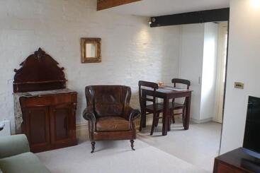 تختخواب و صبحانه Bon Accord Luxury Accommodation