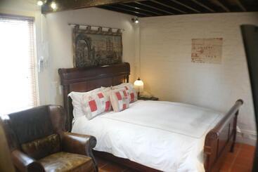 تختخواب و صبحانه Bon Accord Luxury Accommodation