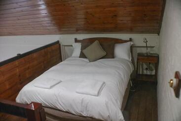 تختخواب و صبحانه Bon Accord Luxury Accommodation