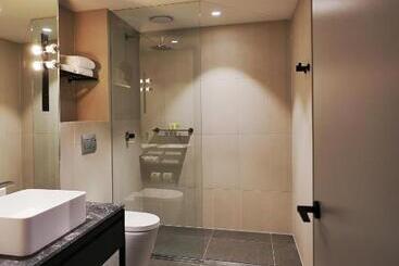 Clarion Apartments South Melbourne