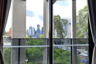 Clarion Apartments South Melbourne