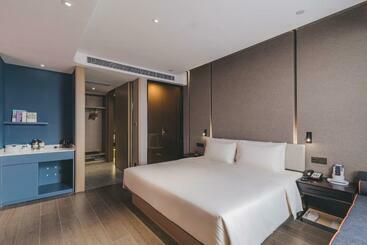 Atour Hotel Ningbo Jishi Harbor Outlets