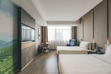 Atour Hotel Ningbo Jishi Harbor Outlets