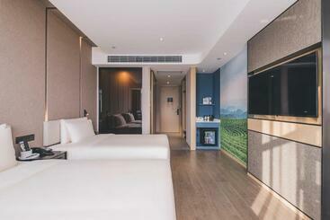 Atour Hotel Ningbo Jishi Harbor Outlets