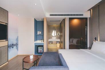 Atour Hotel Ningbo Jishi Harbor Outlets