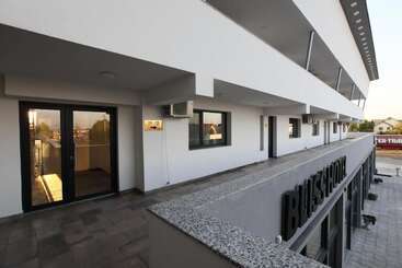 هتل Bliss Inn Tunari