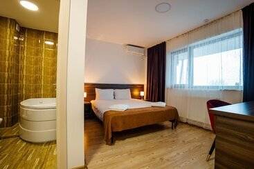 هتل Bliss Inn Tunari