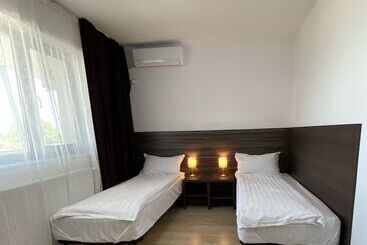 هتل Bliss Inn Tunari