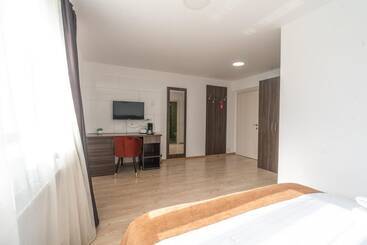 هتل Bliss Inn Tunari
