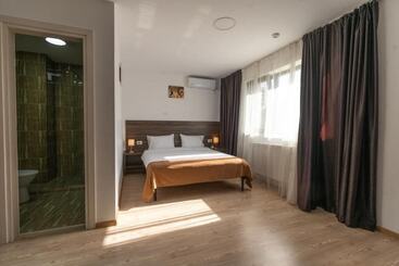 هتل Bliss Inn Tunari