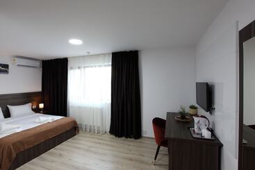 هتل Bliss Inn Tunari