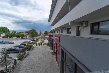 هتل Bliss Inn Tunari