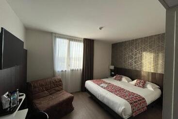 Brit Hotel Ploermel   Hotel De L Hippodrome