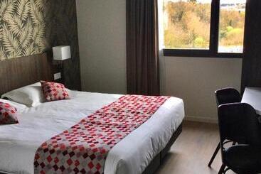 Brit Hotel Ploermel   Hotel De L Hippodrome