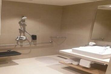 هتل Holiday Inn Express & Suites Bengaluru Old Madras Road, An Ihg