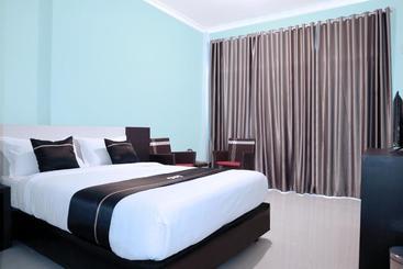 هتل Oyo 3114 Residence Dalimo