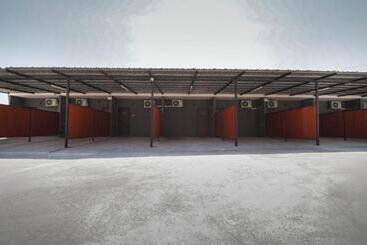 هتل Oyo 939 69 Resort
