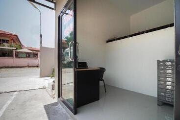 هتل Oyo 939 69 Resort