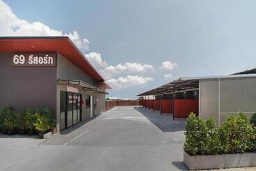 هتل Oyo 939 69 Resort