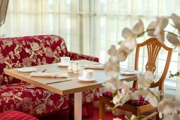 U11 Hotel & Spa