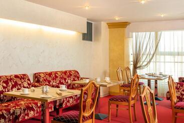 U11 Hotel & Spa