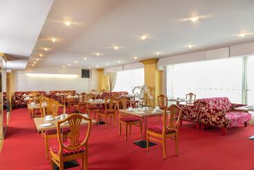 U11 Hotel & Spa