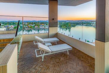 Peninsular Gold Coast