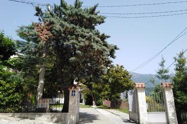 پانسیون Bajto House